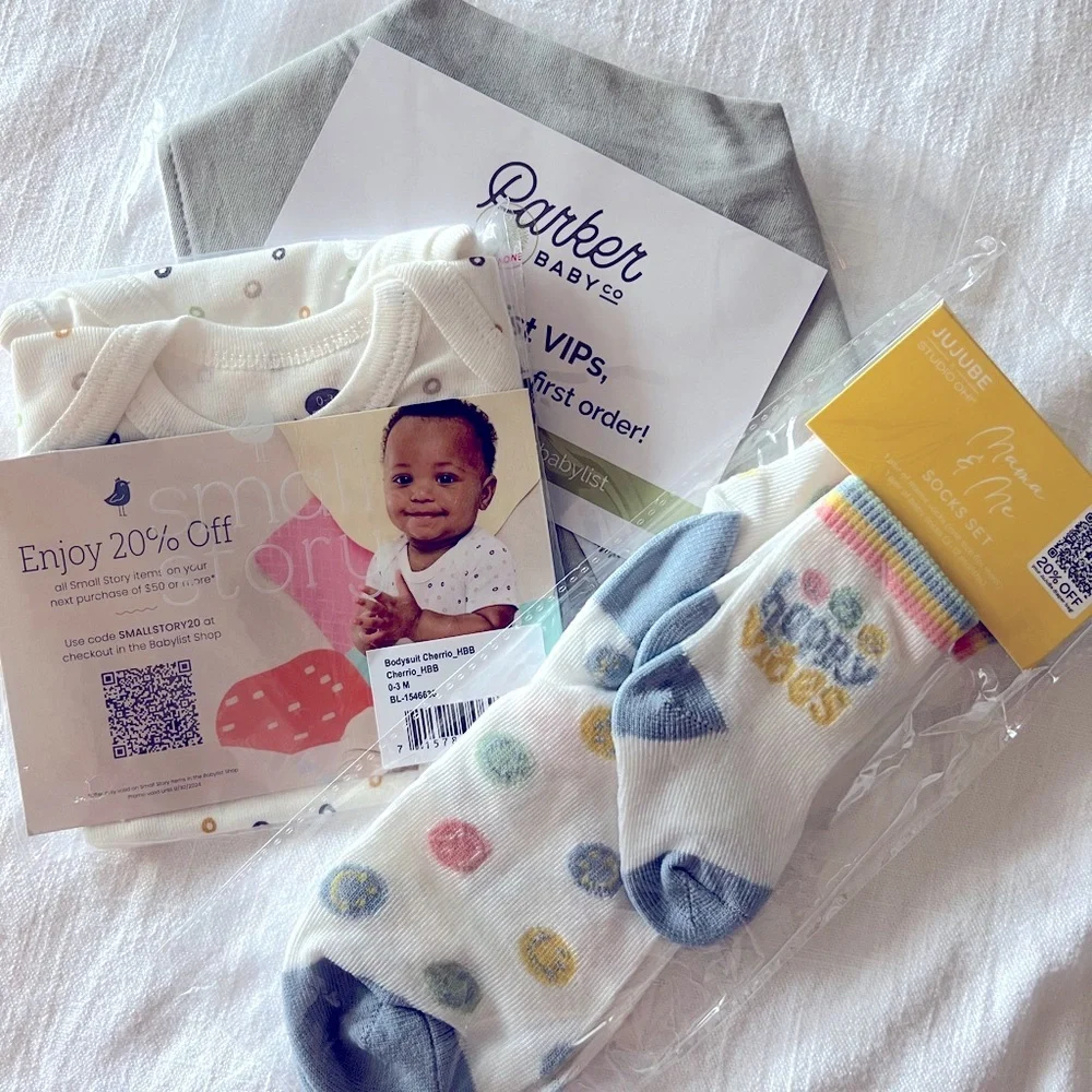 NWT Baby Items x3 - bandana, bodysuit & socks set - Picture 1 of 7